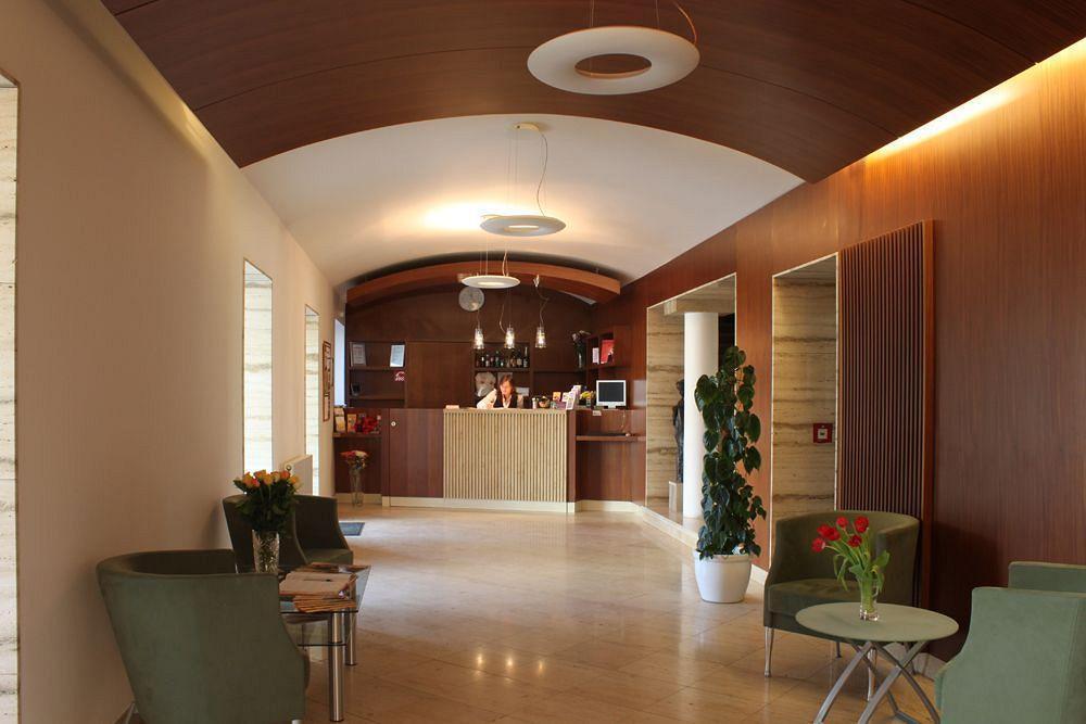 Hotel Popelka Πράγα Εξωτερικό φωτογραφία