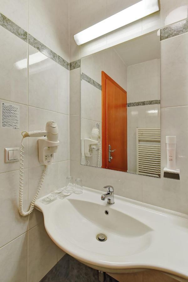 Hotel Popelka Πράγα Εξωτερικό φωτογραφία